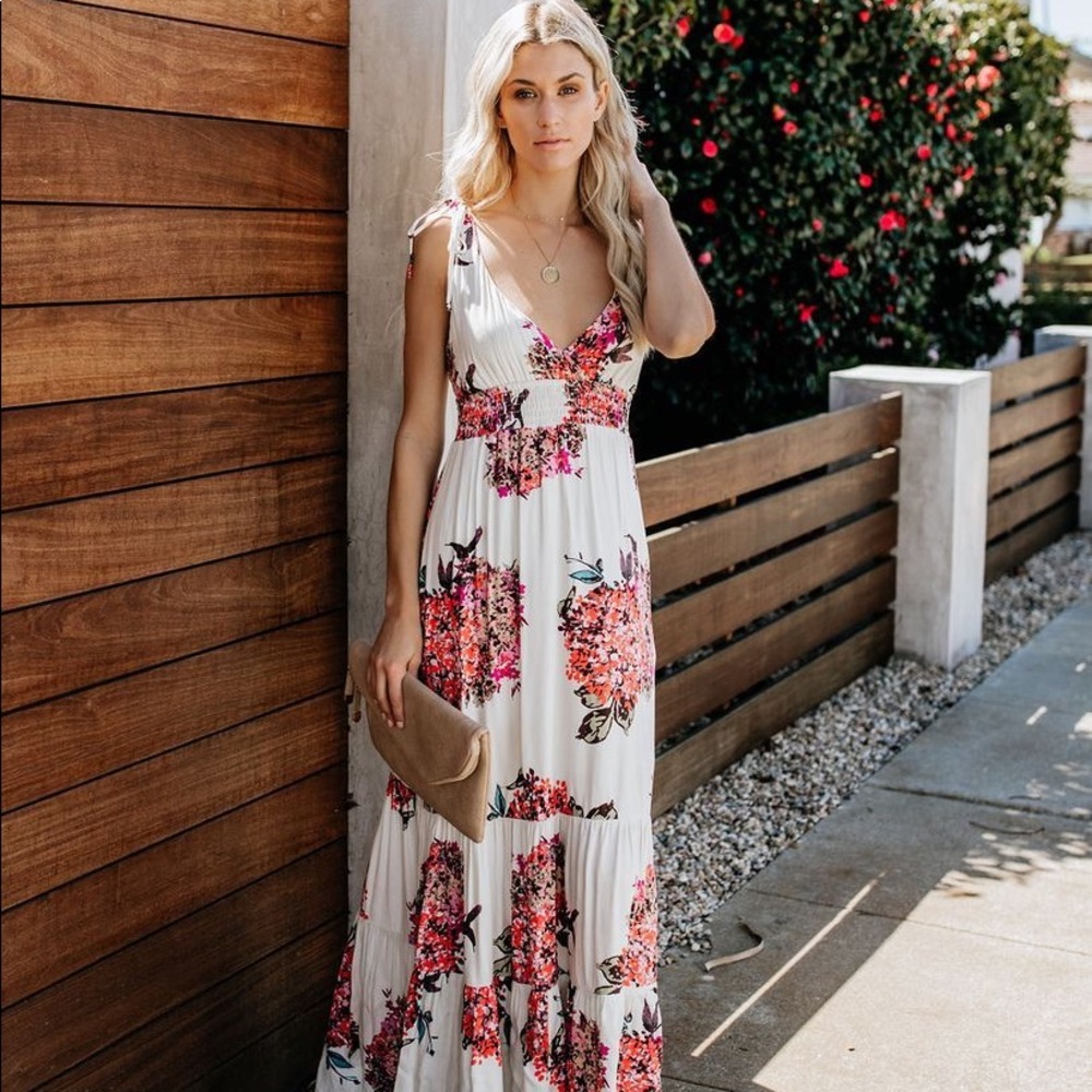 SOLD***Vici Heavenly Hydrangea Maxi Dress - Picture 1 of 4